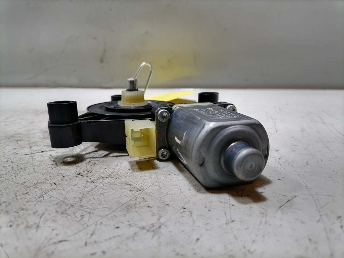 Seat Leon 5F original Fensterhebermotor vorn links Bj.2015